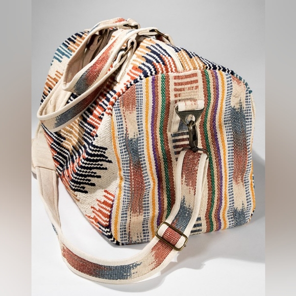 Boho Travel Bag - Ethnic Navajo Design - Handwoven from Fully Fine Cotton - Picture 8 of 13